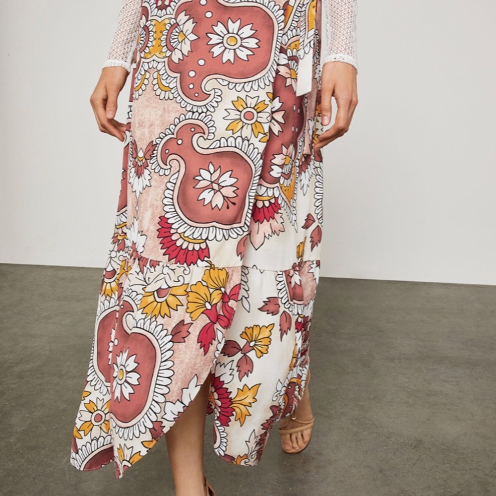 BCBG XXS fits like small floral paisley skirt